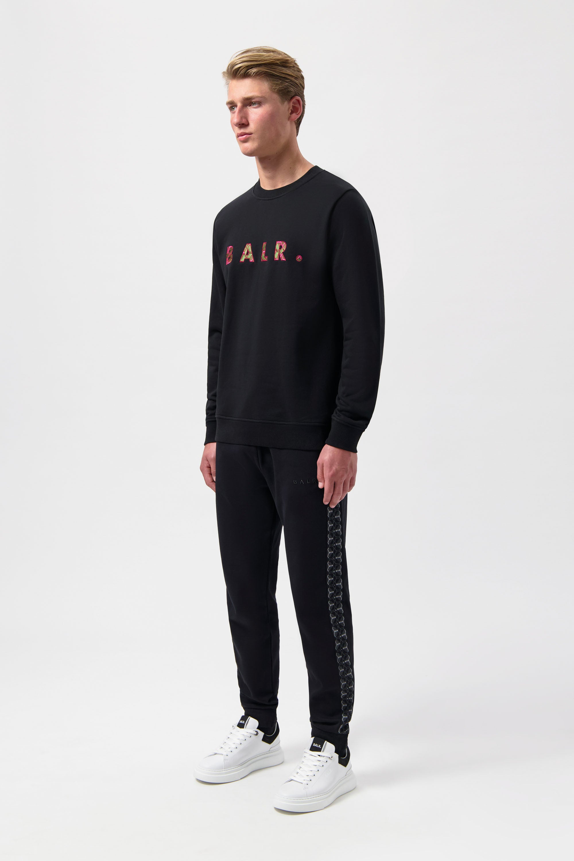BALR. Monogram Embro Regular Fit Sudadera Jet Black/Tibetian Red