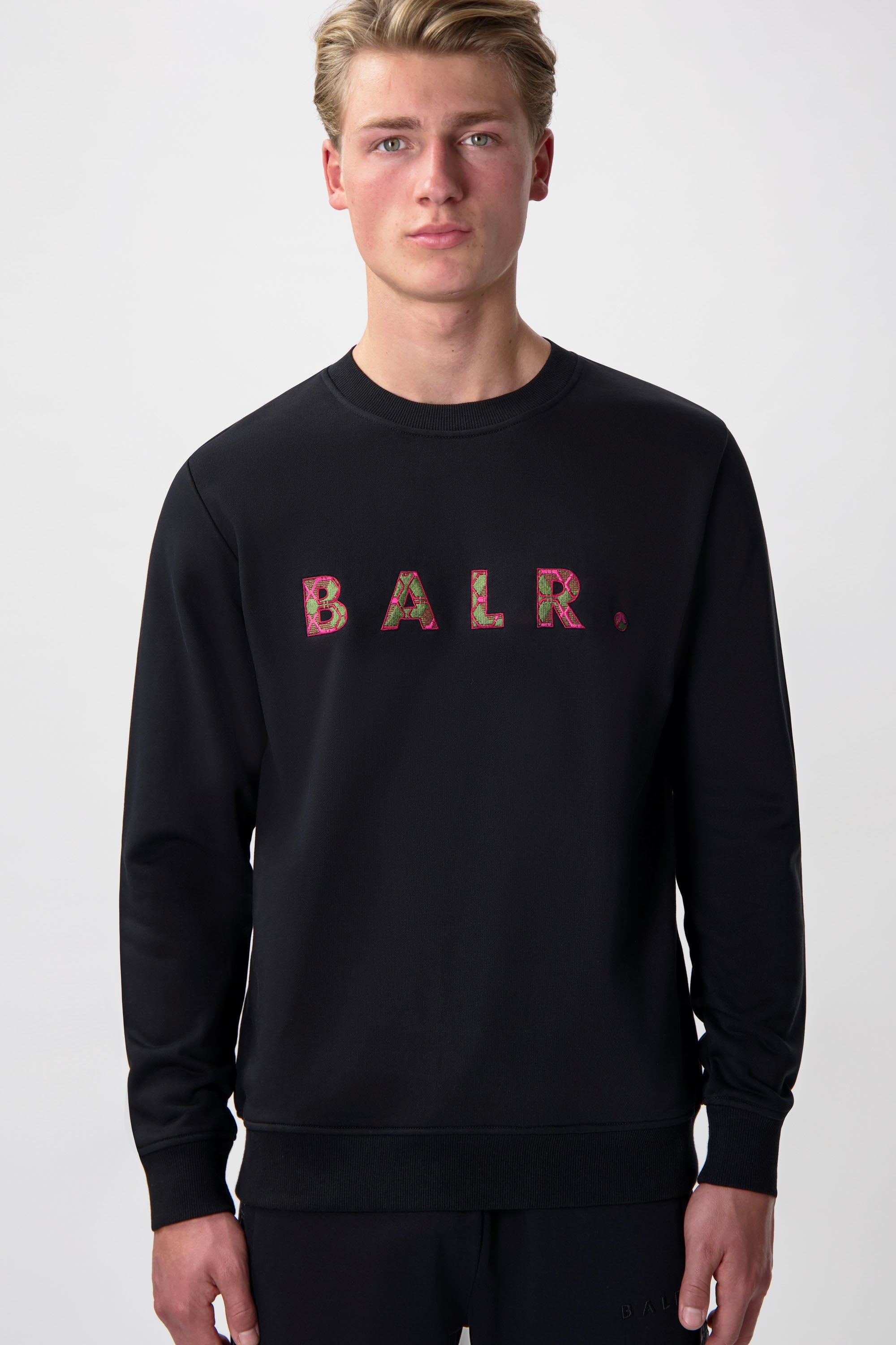 BALR. Monogram Embro Regular Fit Sudadera Jet Black/Tibetian Red
