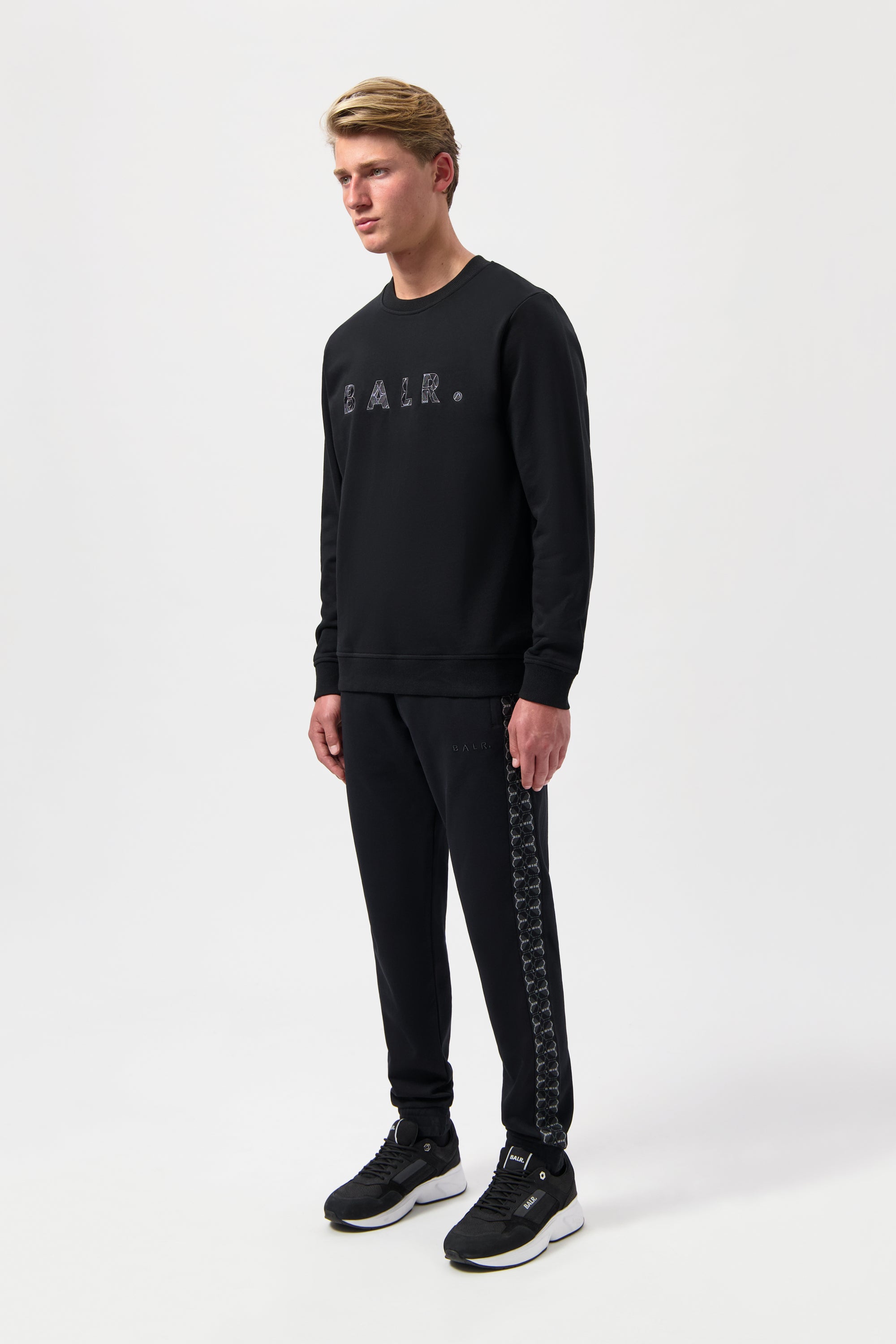 BALR. Monogram Embro Regular Fit Crewneck Black / fantôme de jais