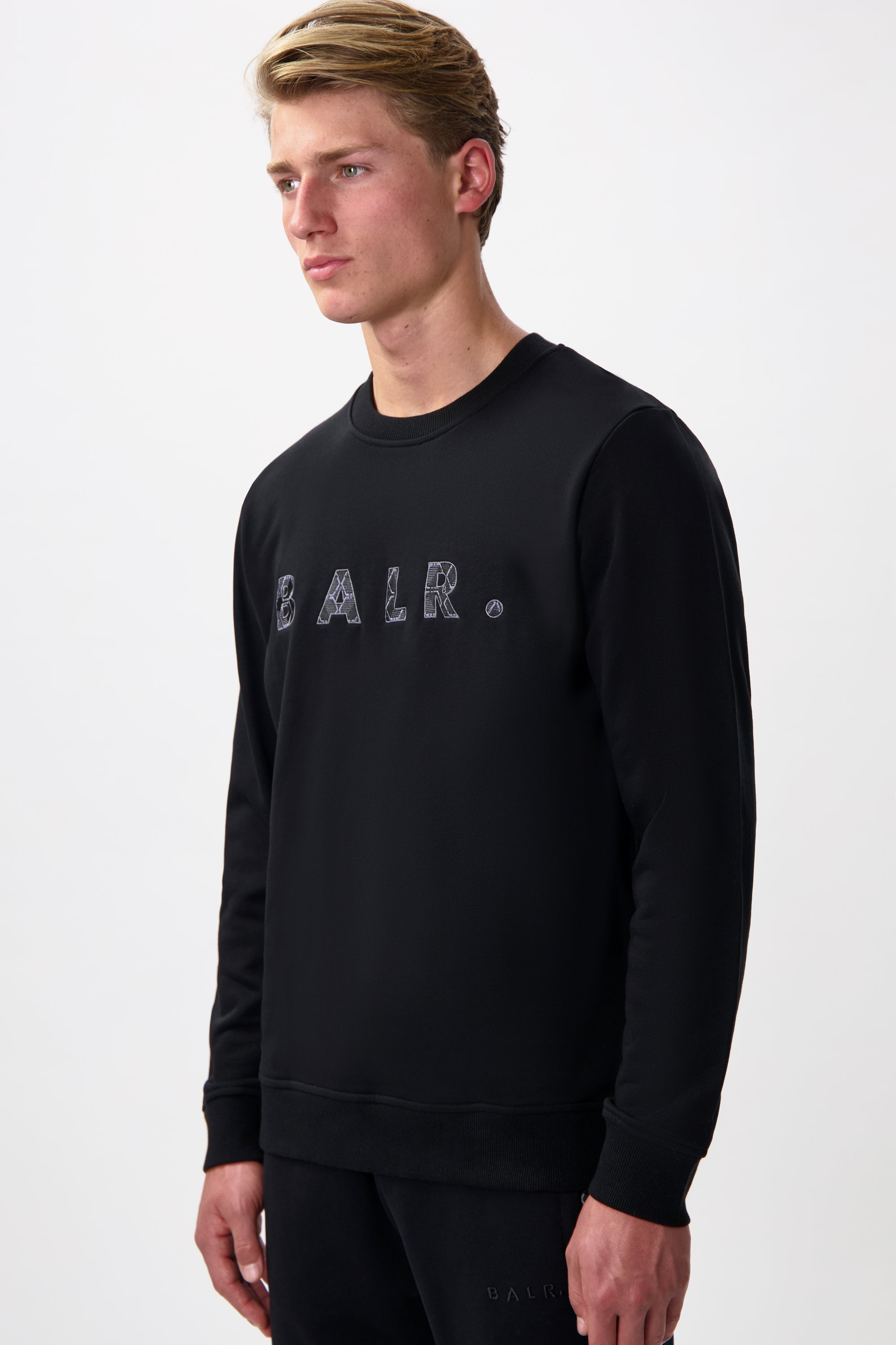 BALR. Monogram Embro Regular Fit Crewneck Black / fantôme de jais