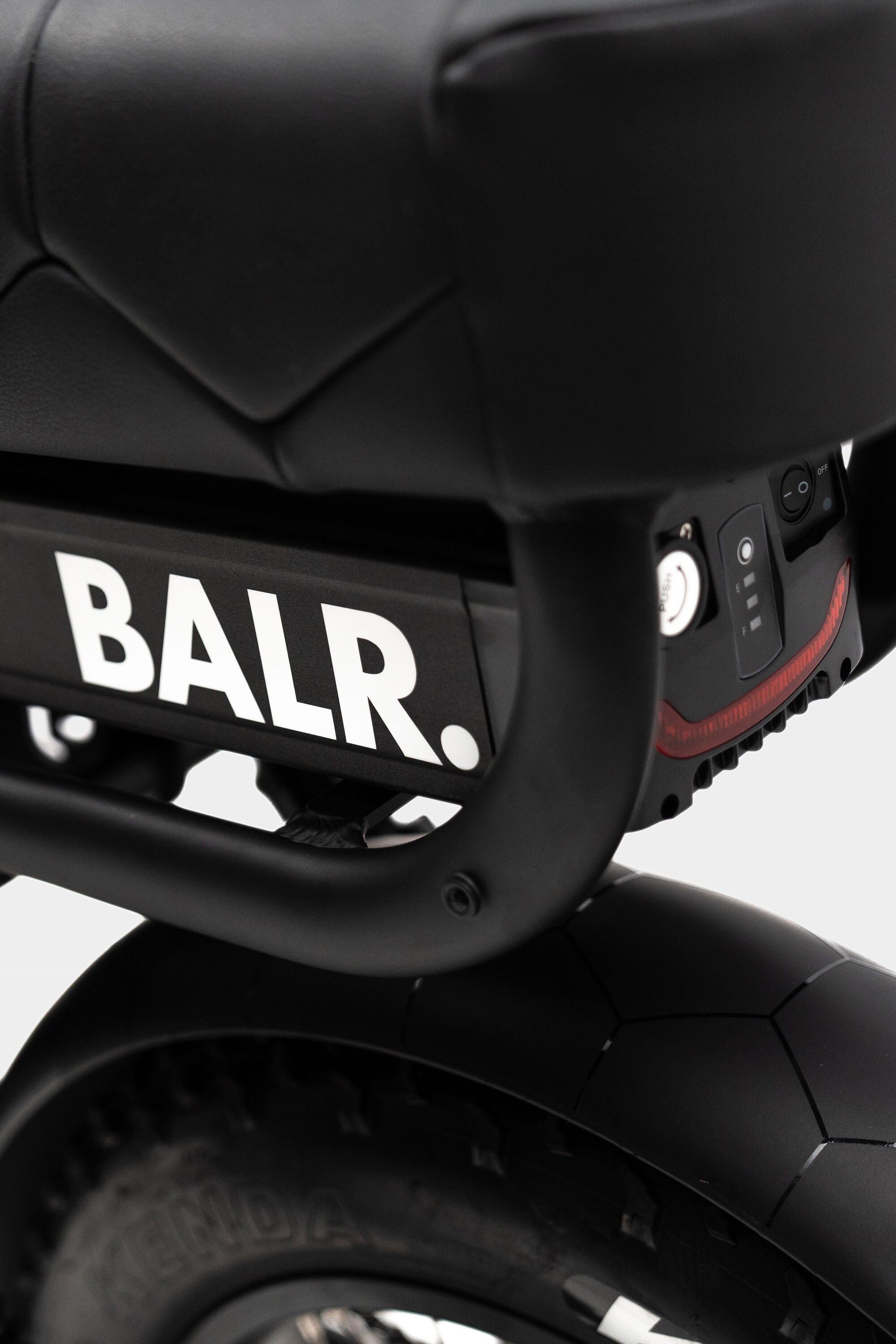 BALR. x la souris fatbike don souris premium mat zwart